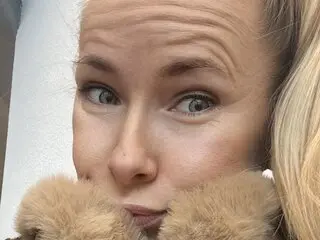 Jasmine MoniqueWhite